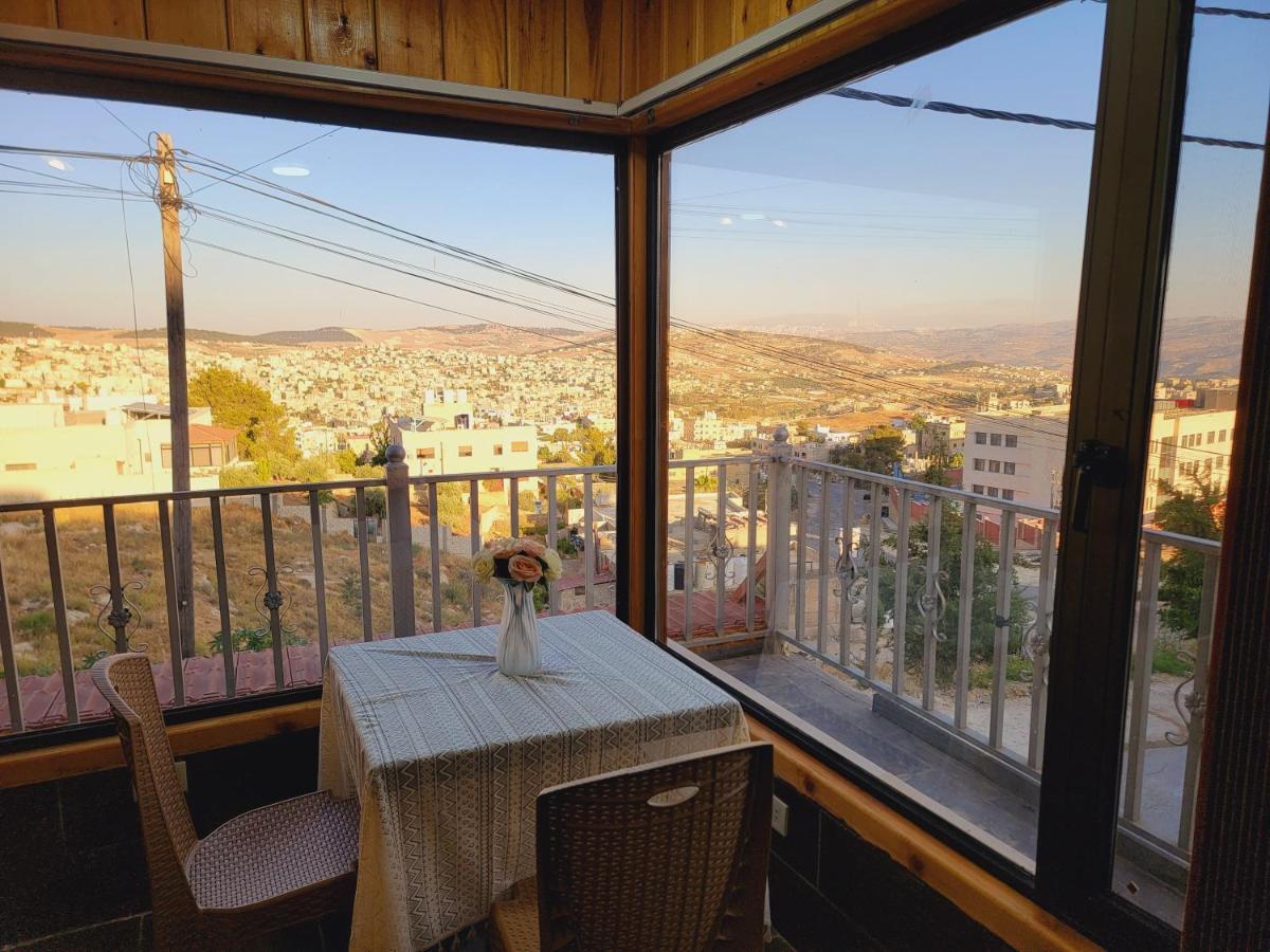 Atoom Lodge Jarash Bagian luar foto