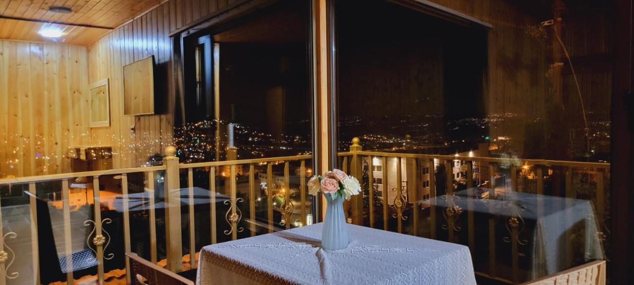 Atoom Lodge Jarash Bagian luar foto