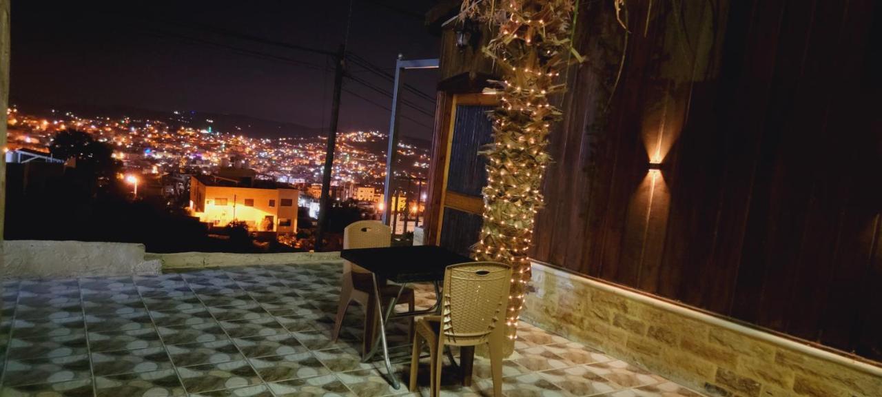 Atoom Lodge Jarash Bagian luar foto